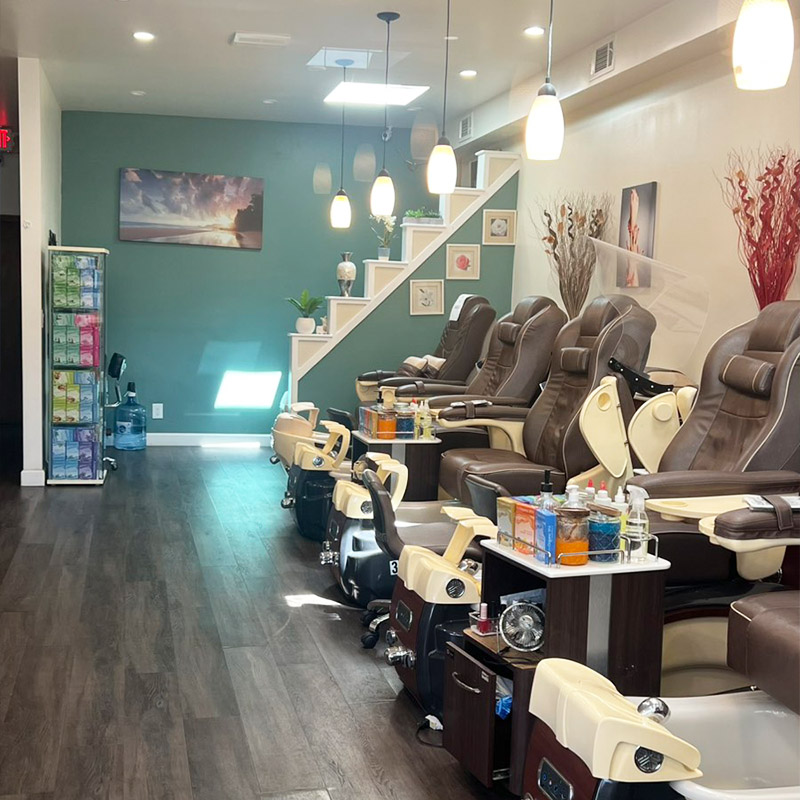 Lily's Nails & Spa